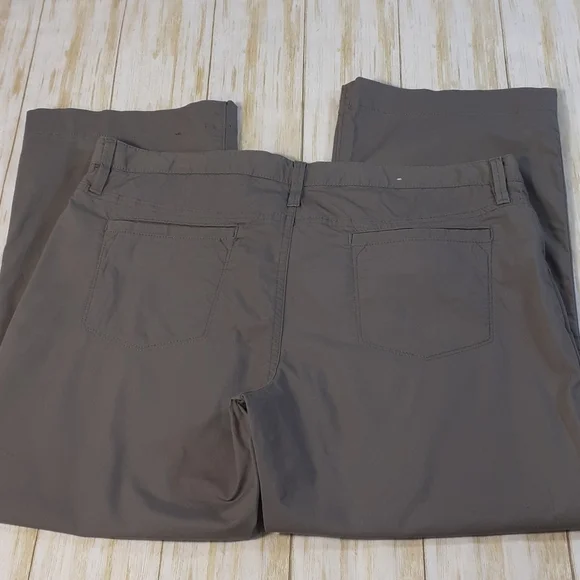 Old Navy On Classic Rise Gray Capris Pants Size 10 - Picture 7 of 16